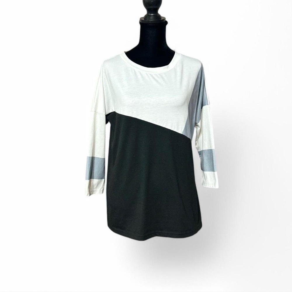 EXCLUSIVE Color Block and Wite Women's Top L